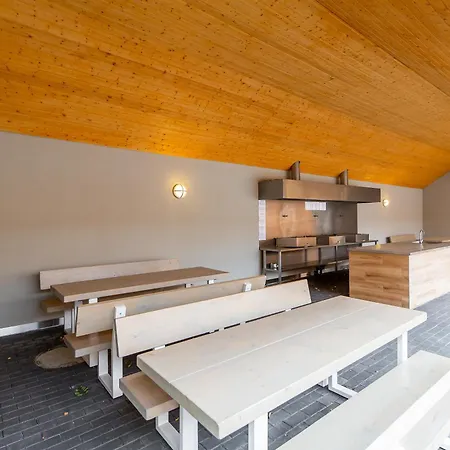 Feniks Seaside With Pool & Near Apartment Kolobrzeg