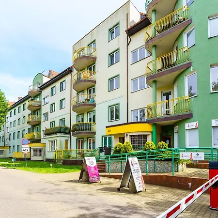 Feniks Seaside With Pool & Near Apartment Kolobrzeg