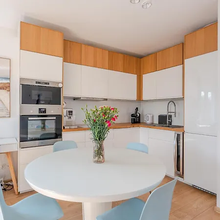 Feniks Seaside With Pool & Near Apartment Kolobrzeg