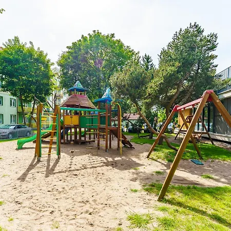 Casa de Férias Feniks Seaside With Pool & Near Kołobrzeg